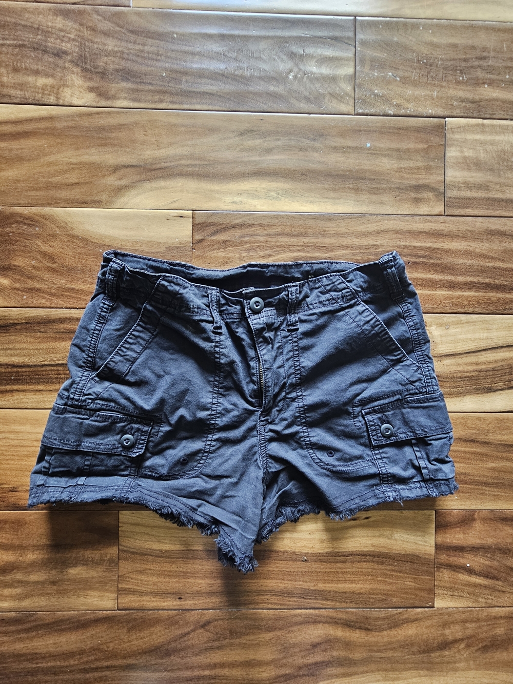 American Eagle Black Cargo Women’s Shorts 4